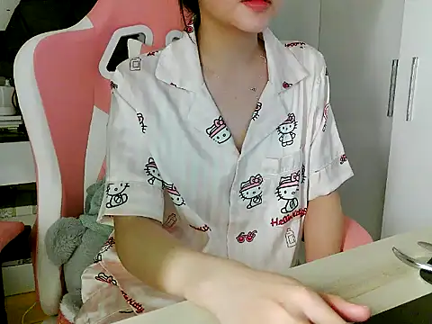 lucienguyen online show from May 2026 06:34:02 PM