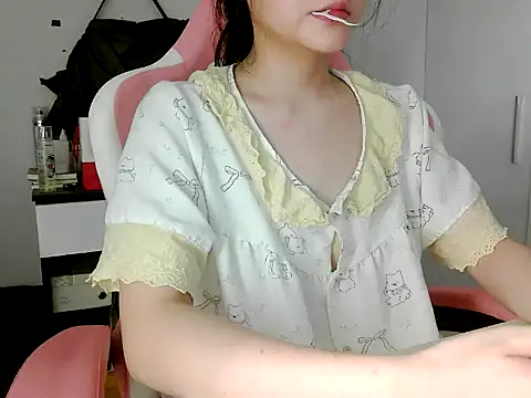 lucienguyen online show from May 2026 06:03:02 PM