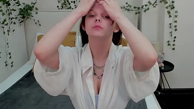 Charlotte Stee online show from May 2026 02:02:02 AM