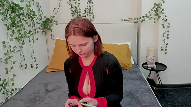 Charlotte Stee online show from May 2026 02:09:01 AM