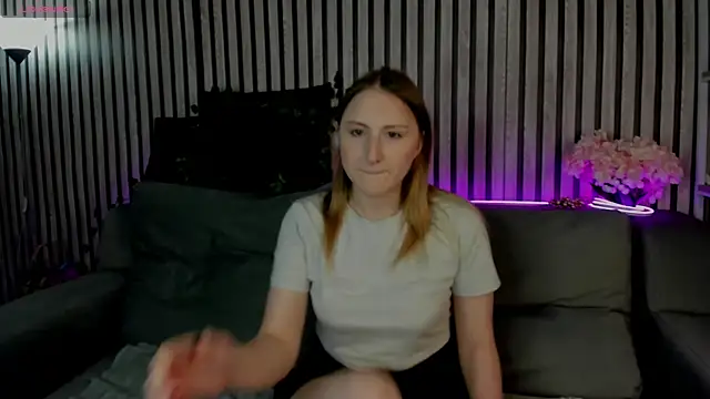 Snapshot of April_Jackson chatting on April 2026 01:00:01 AM April Jackson online show from April 2026 01:00:01 AM