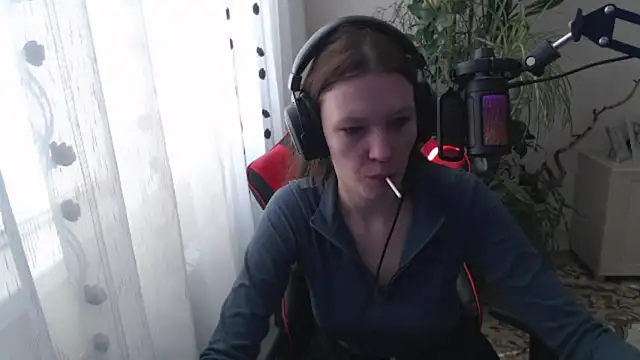 PunyKnee online show from April 2026 07:09:02 AM