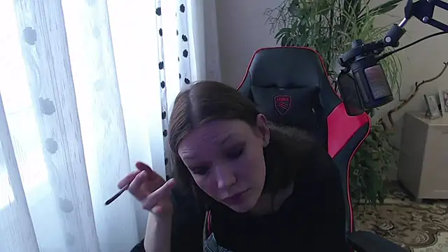 PunyKnee online show from April 2026 10:41:01 AM