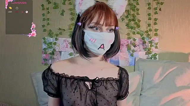 Snapshot of LunaNyanmi chatting on May 2026 02:22:01 PM LunaNyanmi online show from May 2026 02:22:01 PM