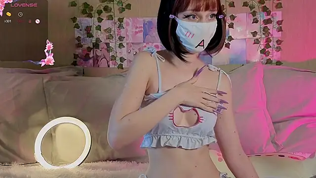 Snapshot of LunaNyanmi chatting on April 2026 08:49:01 AM LunaNyanmi online show from April 2026 08:49:01 AM