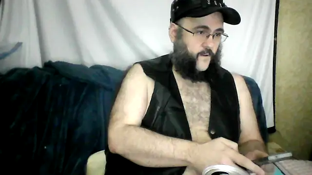 BriTheTopBear online show from May 2026 02:05:02 AM