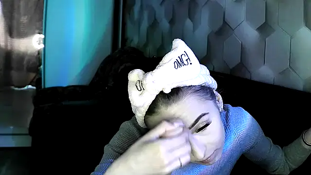 Kelly Mur  online show from April 2026 02:29:01 AM