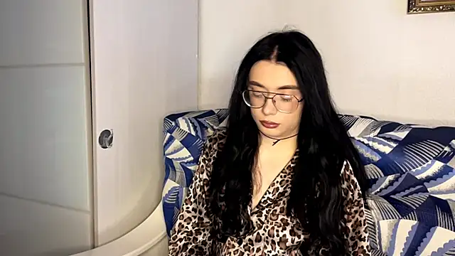 Snapshot of RenataBrought chatting on April 2026 03:04:01 PM RenataBrought online show from April 2026 03:04:01 PM