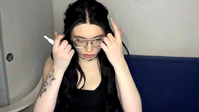 Snapshot of RenataBrought chatting on April 2026 03:25:01 PM RenataBrought online show from April 2026 03:25:01 PM