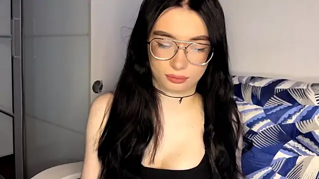 Snapshot of RenataBrought chatting on April 2026 03:08:01 PM RenataBrought online show from April 2026 03:08:01 PM