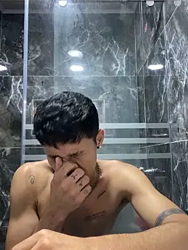 ALEXXXTREM69 online show from May 2026 04:45:01 PM