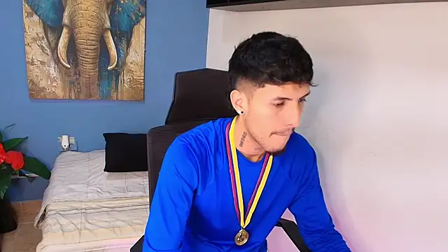 ALEXXXTREM69 online show from April 2026 12:24:01 AM