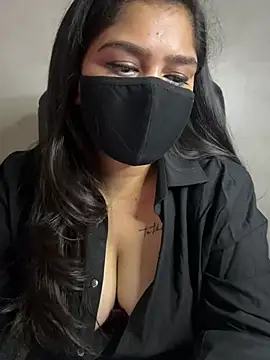Snapshot of sarasofiaa_ chatting on May 2026 05:22:01 PM sarasofiaa online show from May 2026 05:22:01 PM