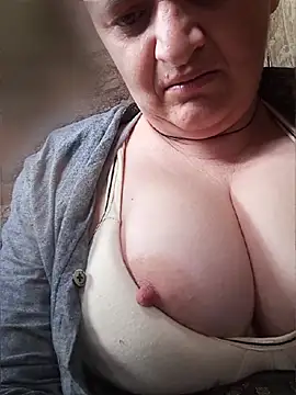 Snapshot of AnabelBexley chatting on April 2026 06:07:02 AM AnabelBexley online show from April 2026 06:07:02 AM