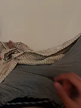 sunnyroy26 online show from April 2026 07:44:02 AM