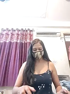 Snapshot of Aliyaa_bhat chatting on April 2026 03:29:02 AM Aliyaa bhat online show from April 2026 03:29:02 AM