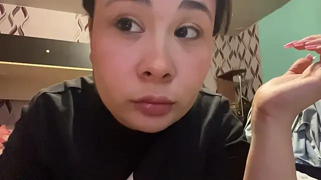 Snapshot of MarcieAdjei chatting on April 2026 04:08:02 PM MarcieAdjei online show from April 2026 04:08:02 PM