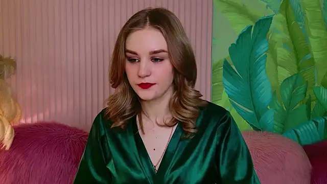 Snapshot of Molly_Voses chatting on May 2026 08:45:01 PM Molly Voses online show from May 2026 08:45:01 PM