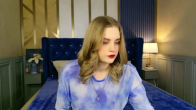 Snapshot of Molly_Voses chatting on May 2026 08:40:02 PM Molly Voses online show from May 2026 08:40:02 PM