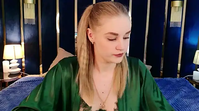 Snapshot of Molly_Voses chatting on June 2026 08:58:01 PM Molly Voses online show from June 2026 08:58:01 PM