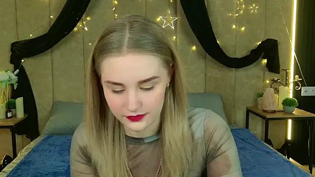 Snapshot of Molly_Voses chatting on May 2026 08:52:03 PM Molly Voses online show from May 2026 08:52:03 PM