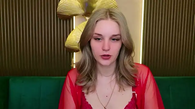 Snapshot of Molly_Voses chatting on July 2026 09:04:01 PM Molly Voses online show from July 2026 09:04:01 PM