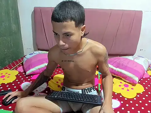 Junior bebe online show from May 2026 02:42:02 PM