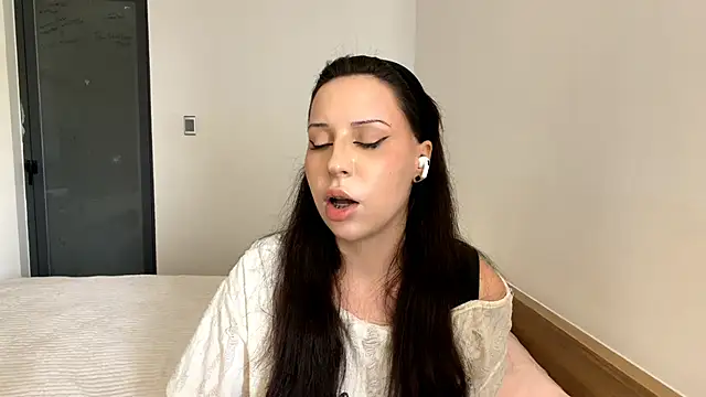 VinitaAskia online show from April 2026 04:58:02 AM