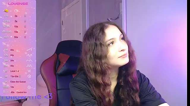 solitudebby online show from April 2026 07:06:02 PM