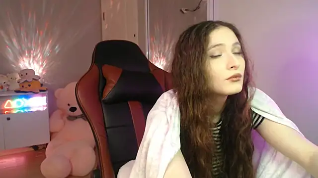 solitudebby online show from April 2026 10:21:02 PM