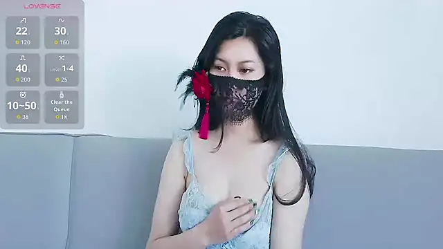 Lumi-ee online show from April 2026 02:19:01 AM