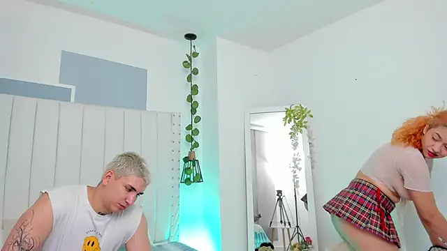 sebas and vanessa online show from April 2026 07:54:01 PM