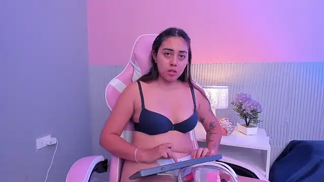 rose smitth online show from April 2026 07:09:01 PM