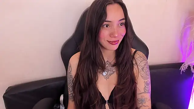 Cata Jonees online show from April 2026 07:15:02 PM