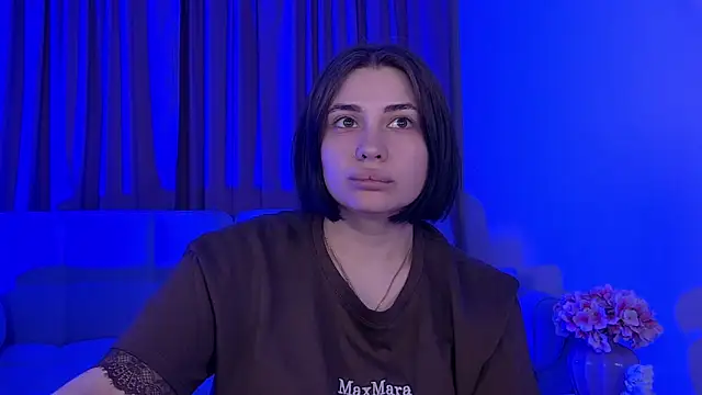 AdrianaToress online show from May 2026 07:43:01 PM