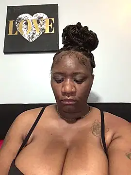 amberchill26 online show from May 2026 11:06:01 AM