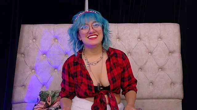 Zafiro Kitsune online show from June 2026 03:50:01 AM