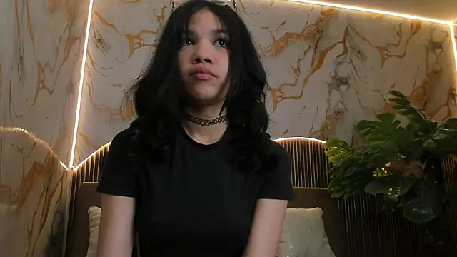 TINIFOX online show from April 2026 01:05:02 PM