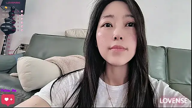 MMYIOO online show from April 2026 06:59:01 AM