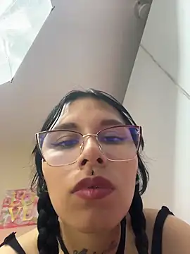 Monserratbdsm1 online show from April 2026 05:20:01 PM