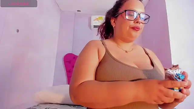 Zara Holly  online show from July 2026 07:02:01 PM