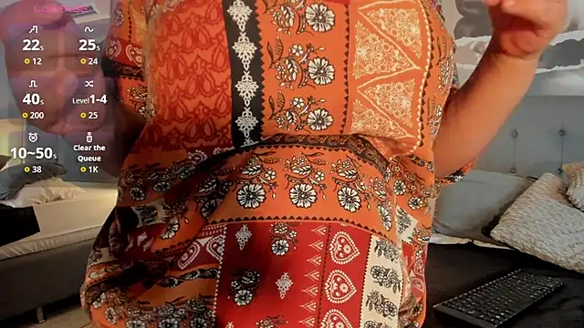 Zara Holly  online show from July 2026 07:10:01 PM