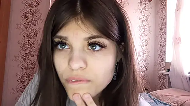 Snapshot of Mialikesun chatting on April 2026 10:40:01 AM Mialikesun online show from April 2026 10:40:01 AM