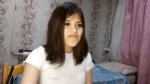 Snapshot of Mialikesun chatting on April 2026 07:58:02 PM Mialikesun online show from April 2026 07:58:02 PM