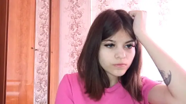 Snapshot of Mialikesun chatting on April 2026 10:08:02 AM Mialikesun online show from April 2026 10:08:02 AM