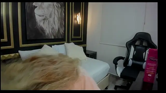 valen martinez  online show from April 2026 07:40:02 PM