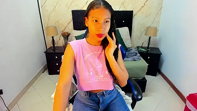 hasley cute online show from May 2026 10:07:01 PM