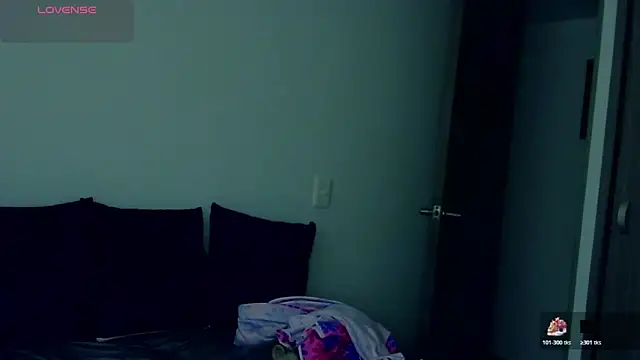 sarahh love online show from April 2026 10:28:01 PM