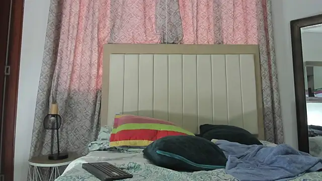 thomas and thiago online show from April 2026 09:50:01 PM