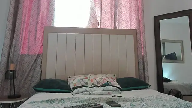 thomas and thiago online show from April 2026 10:01:02 PM